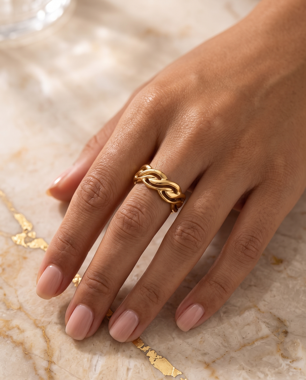 Model trägt Mantova Ring – fotografiert: Palazzo, Mantua